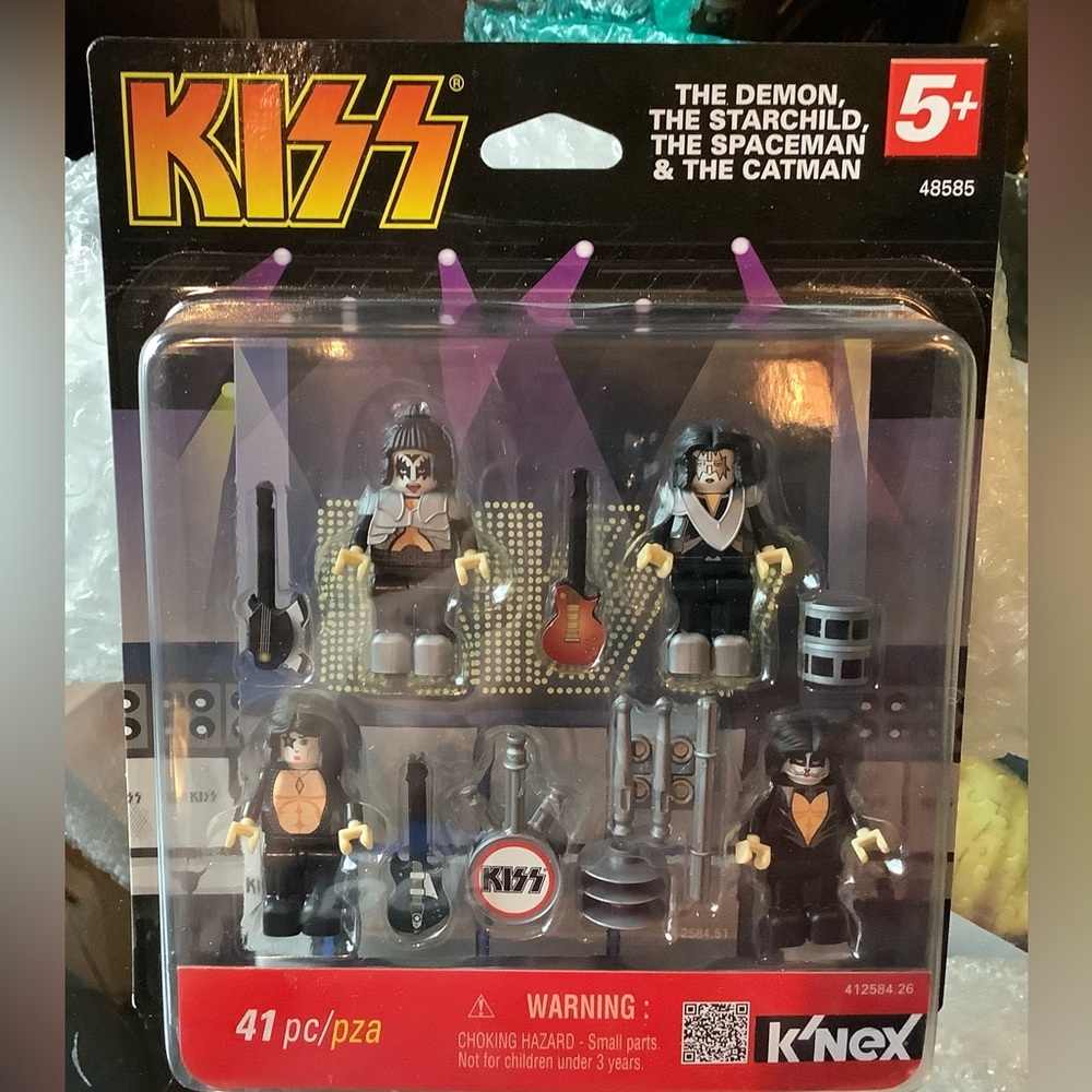 KISS BAND K-NEX Stage with Figures and Instruments! New!
Gene-Ace-Peter-Paul